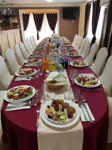 Hanul La Cetate - Cazare pentru muncitori și delegați