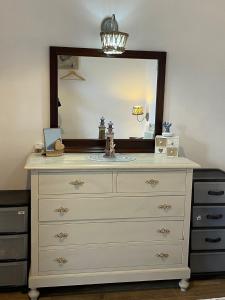 One-Bedroom Apartment room in Giardino sul mare
