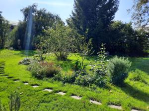 La yourte au fonds du jardin