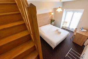 Hotels Logis Saint Louis : photos des chambres