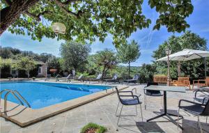 7 Bedroom Nice Home In Apt