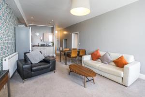 One-Bedroom Apartment with Sea View - 12 - Pet Friendly room in Astor House