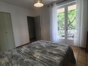 Appartements Appartement les abeillons : photos des chambres