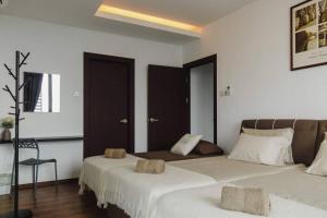 Family & Group Comfort 4 Rooms Suite at Vivacity LV10