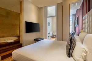 Junior Suite room in Le Boutique Hotel Bordeaux Centre