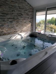 B&B / Chambres d'hotes Adorelys week end massage et spa : photos des chambres