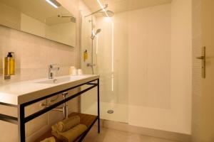 Hotels Hotel Neste de Jade : Chambre Double ou Lits Jumeaux avec Lit d'Appoint