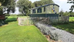 Roulotte les Mésanges - 昂吉安