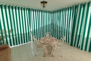 MUY CÉNTRICO, A 8 MIN DEL AVE ANDANDO, REFORMADO.