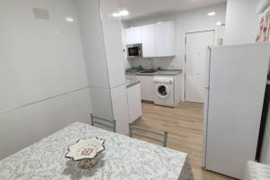 MUY CÉNTRICO, A 8 MIN DEL AVE ANDANDO, REFORMADO.