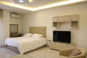 Amazing one Bedroom Apartment in Amman Elwebdah 7