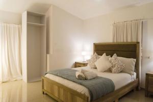 Santo Domingo Luxury Apartment with 8 Bedrooms