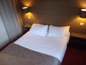 Hotels Cit'Hotel Les Alizes : Chambre Double