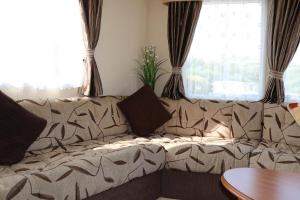 Palm 2 Park Home With Hot Tub