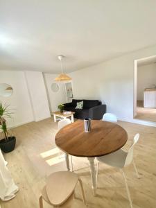 Appartements Il y a le Soleil, la Campagne et la Mer : photos des chambres