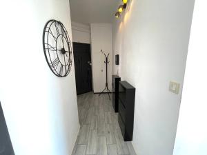 Appartements Calvi T2 climatise, wifi, centre-ville, a proximite plage, commerces, taxi & gare, vue plage & montagne : photos des chambres