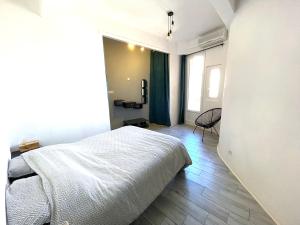 Appartements Calvi T2 climatise, wifi, centre-ville, a proximite plage, commerces, taxi & gare, vue plage & montagne : photos des chambres