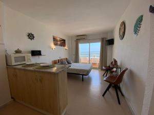 Stylish Fuengirola Studio with Panoramic Sea View