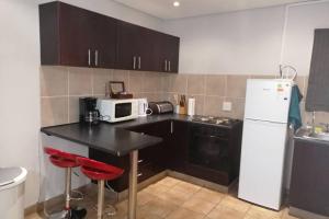 BEAUTIFUL APARTM B10 SITUATED IN BAINS GAME LODGE