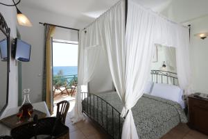 Honeymoon Room