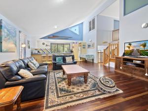 Flipper Beach House by Discover Stradbroke