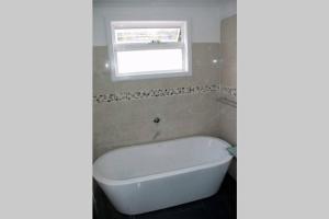 Lighthouse Retreat - Pet Friendly Free Wifi