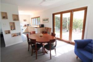 Lighthouse Retreat - Pet Friendly Free Wifi