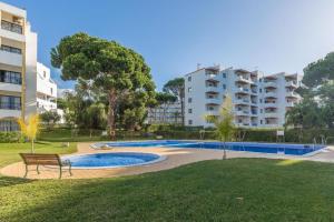 Modern Top Floor Apartment 60m2 - Balcony with Pool & Sea View - Vilamoura