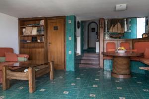 Casa del Capitano, Terre Marine