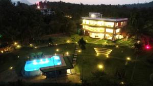 LakeRose Wayanad Resort - Lake view