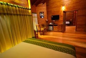 Room in Guest room - LakeRose Wayanad Resort - Water Front Grandeur - Meenangadi