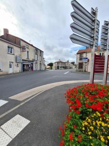 Maisons de vacances La maison d'Eglantine, 6 min du Puy du Fou, 4 chambres 8 couchages a St Malo-du-Bois, : photos des chambres