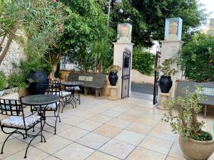 Hotel & Apartments Villa Linda