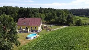HAUS SONBERG mit Garten, Pool, Fasssauna, semi detached house with garden - 德意志兰茨贝格
