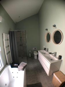 Maisons de vacances Maison moderne avec jardin a 750m de la mer : photos des chambres