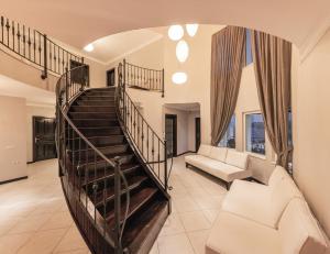 Hill House Adult Only