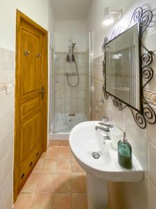 B&B / Chambres d'hotes Entre Midi - Maison d'Hotes - B&B : photos des chambres
