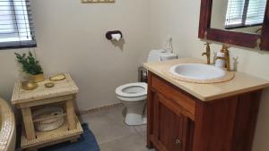 Strand Honeymoon Suite Studio