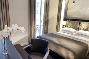 Double Room with Shower room in Hôtel Caron