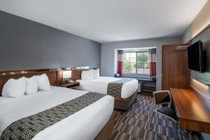 Queen Room with Two Queen Beds - Non-Smoking room in Microtel Inn & Suites by Wyndham Savannah/Pooler