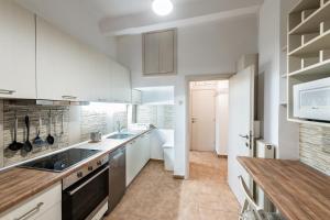 Porto Sea View Apartments - Mitropoleos