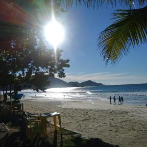 Apê aconchegante pé na areia!