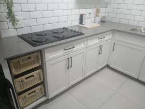 St Lucia, 31 The Bridge - FAMILY UNIT IN A PRIME SPOT ON THE GROUND FLOOR