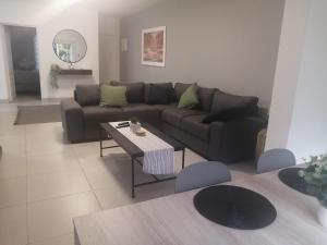 St Lucia, 31 The Bridge - FAMILY UNIT IN A PRIME SPOT ON THE GROUND FLOOR