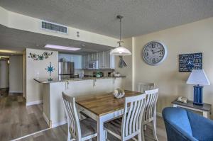Bay Watch Condo with Oceanfront Balcony and Beach View