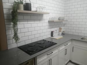 St Lucia, 31 The Bridge - FAMILY UNIT IN A PRIME SPOT ON THE GROUND FLOOR