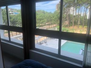 Pta del Este piscina abierta y cubierta climatizada, gimnasio, Netflix, aire,garage