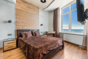 Sea Symphony Wood Style Apartment
