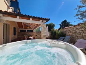 House Kavran 1186 - 3hvězdičkové hotely ve městě Valtura