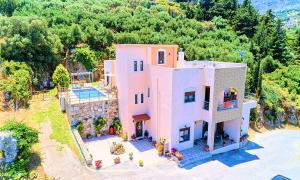 Cretan Sunny Villa With Heated Pool